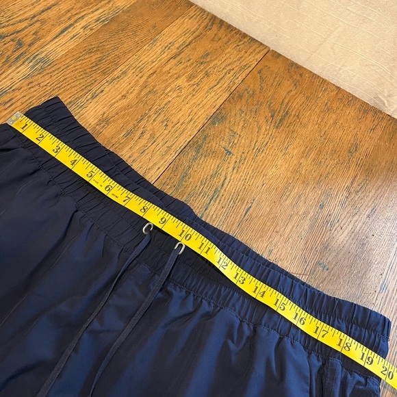 💙 ActiveZone Cropped Pants – Size 1X (Navy Blue)💙 - Picture 3 of 6